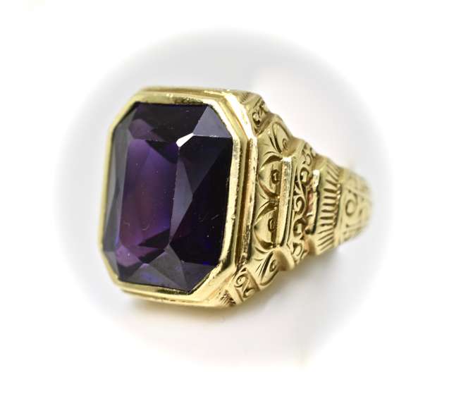 Stately Beautifully-Detailed 18K Amethyst Ring
