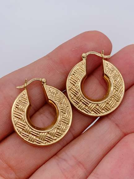 14kt Solid Yellow Gold Hoop Earrings