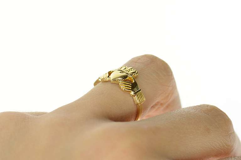 14K Yellow Gold Traditional Celtic Claddagh Loyalty Symbol Ring