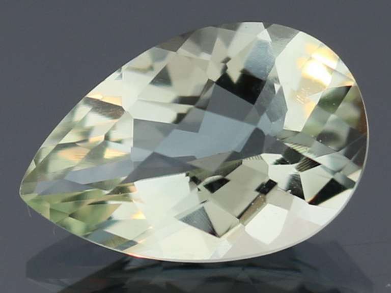Brilliant 4.88ct platinum green Amethyst