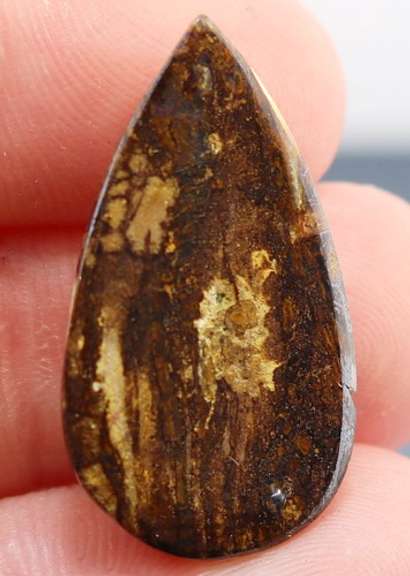 Shimmering 15.76ct Koroit Boulder Opal