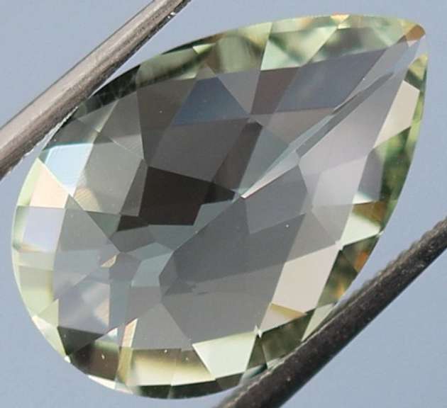 Brilliant 4.76ct platinum green Amethyst