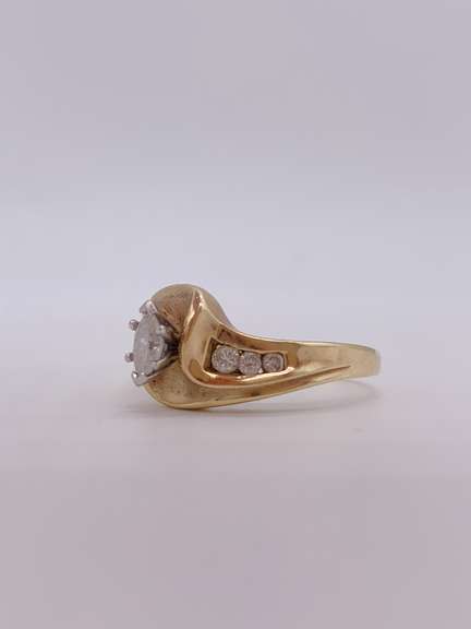 14kt Gold Diamond Engagement Ring