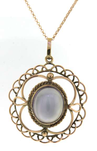 Wonderful Yellow Gold Vintage Amethyst Cab Pendant on Chain