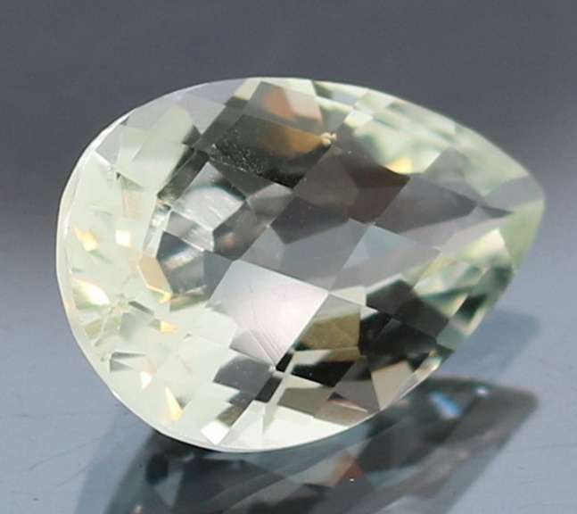 Brilliant 4.76ct platinum green Amethyst