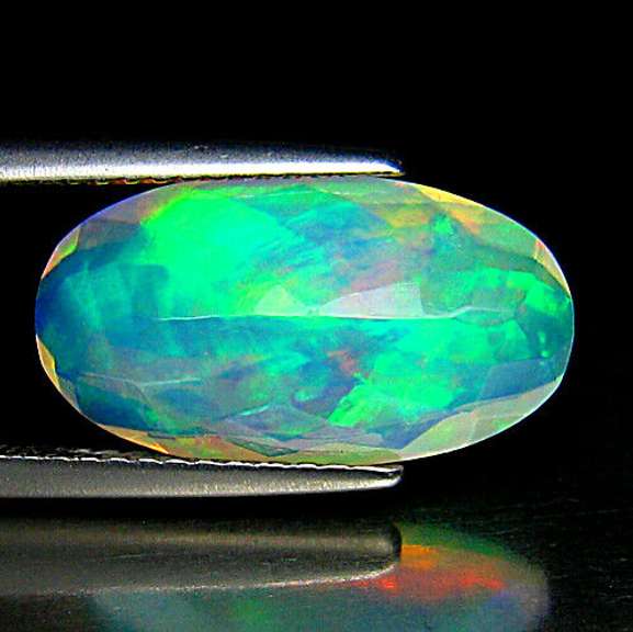 Breath taking 3.71ct full body flashing Welo Opal