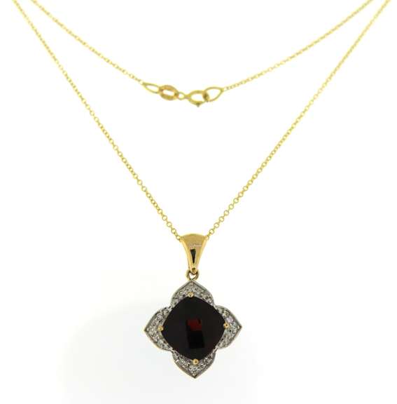 Fabulous Checkerboard Cut Garnet Yellow Gold Necklace
