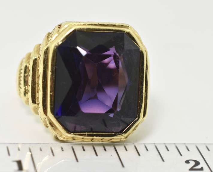 Stately Beautifully-Detailed 18K Amethyst Ring