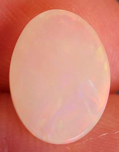 2.65ct white Welo Opal