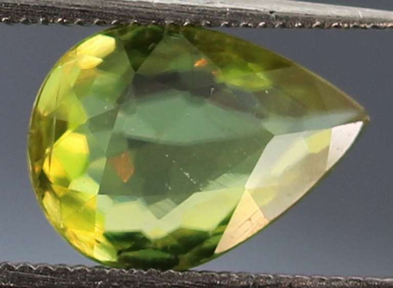 Very clean 1.27ct untreated diamond luster Sphene