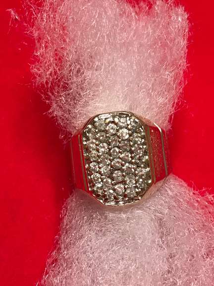 MENS 14K GOLD AND DIAMOND RING
