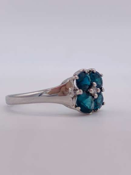 Beautiful 14kt Gold, Blue Sapphire, & Diamond Cocktail Ring