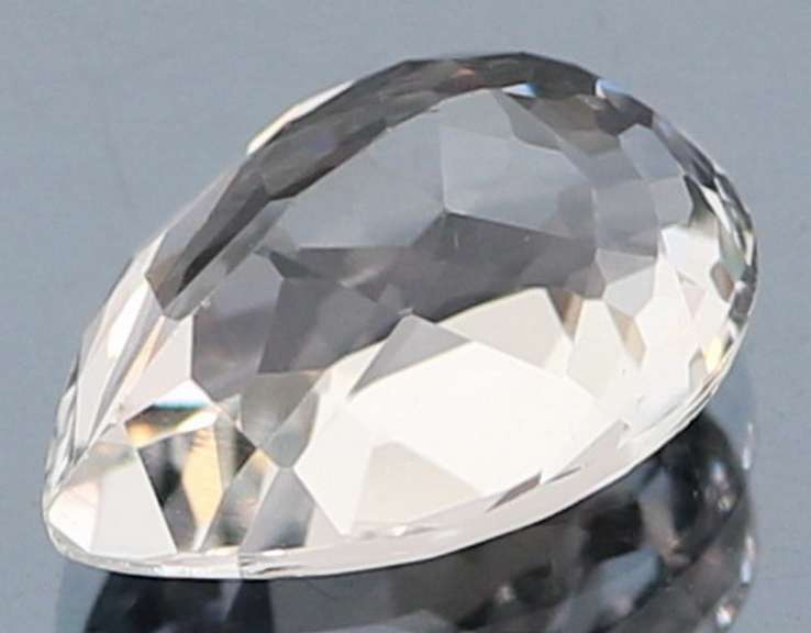 Amazing 7.67ct UNTREATED diamond white Topaz