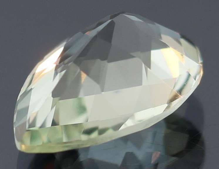 Brilliant 4.88ct platinum green Amethyst