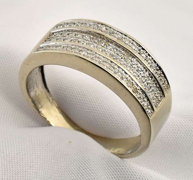 Flashy WG Diamond Band