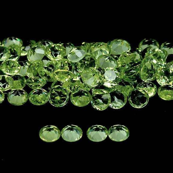 Brilliant 5.24ct set of matched emerald cut Peridot