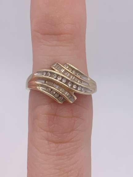 10kt Gold Diamond Cocktail Ring