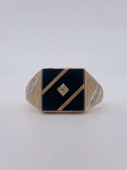 10kt Gold Onyx and Diamond Ring