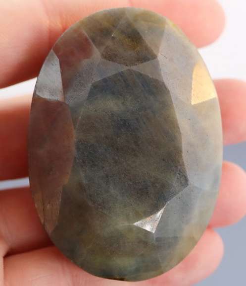 UNTREATED! Gigantic 744ct gray toned Sapphire