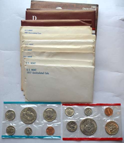2 Each US Mint Sets 1977-1985 P & D