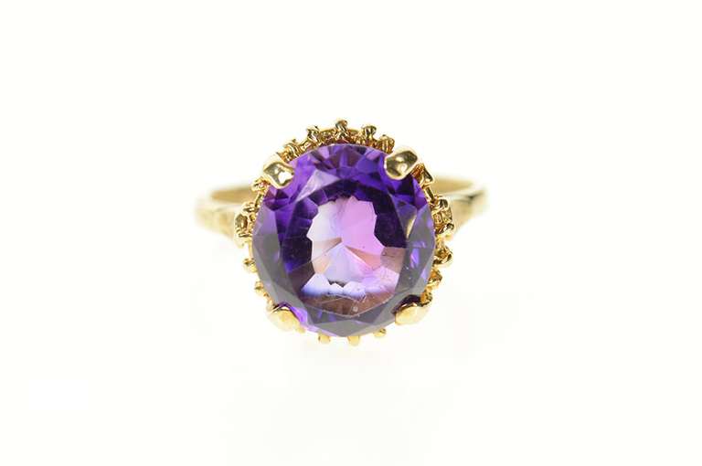 10K Yellow Gold Ornate Retro Oval Amethyst Solitaire Cocktail Ring