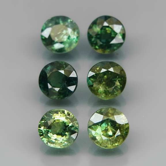 Heated only! 3.15ct 4.5mm round cut Sapphire set
