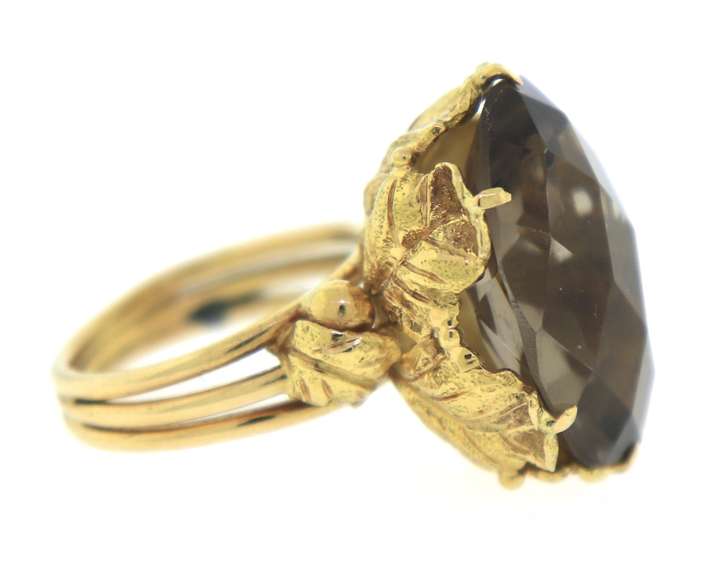 Charming 18kt Oval Checkerboard Cut Natural Smokey Quartz Ring