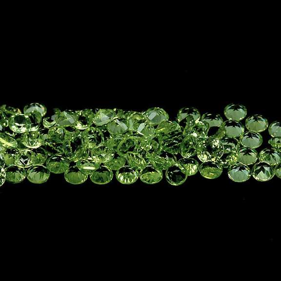 Brilliant 5.24ct set of matched emerald cut Peridot