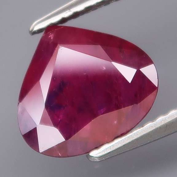 Heated only! Stunning 2.35ct pigeons blood red Ruby