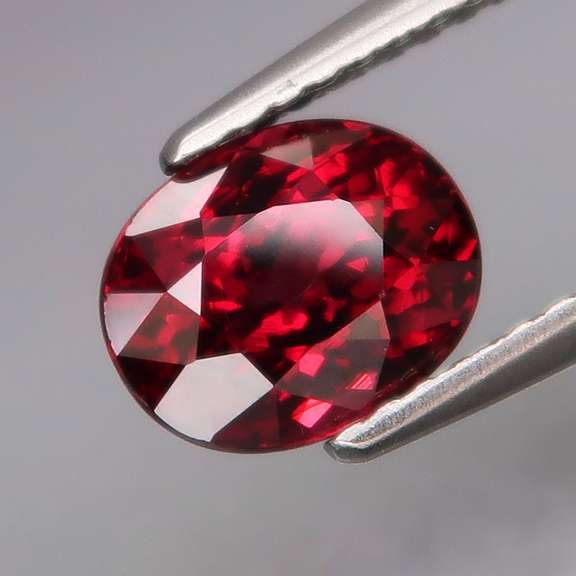 Superb 2.05ct eye cean untreated Rhodolite Garnet