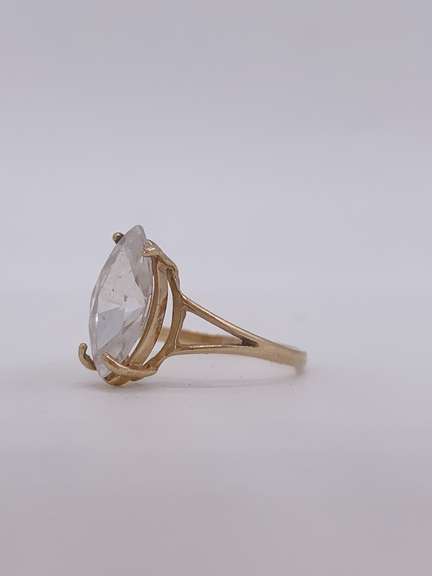 10kt Gold & CZ Solitaire Ring