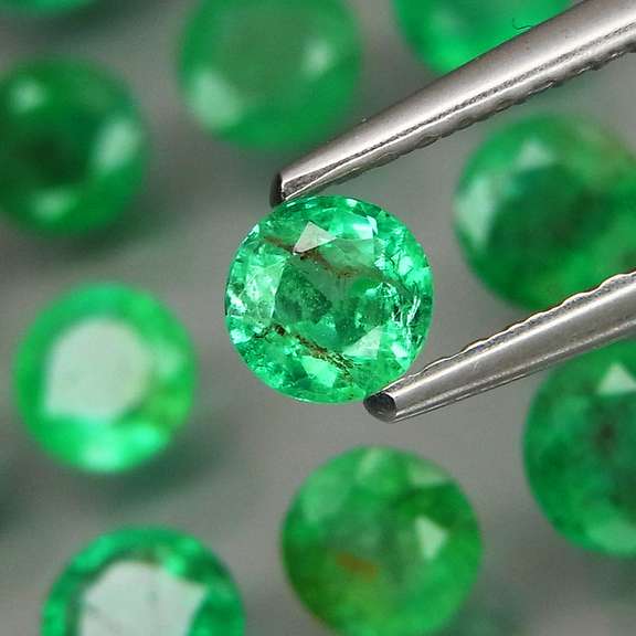 Stunning 6.38ct real Colombian Emerald set