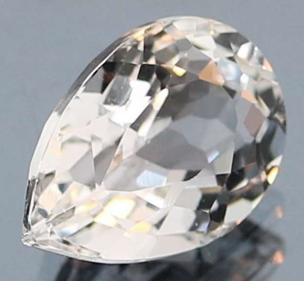 Amazing 7.67ct UNTREATED diamond white Topaz
