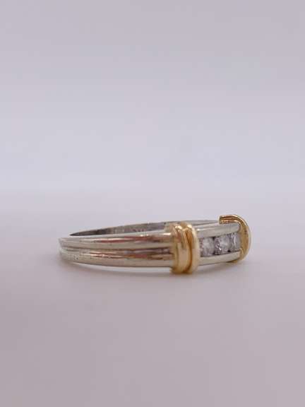 Unisex 14kt Gold Diamond Wedding Band- Size 7