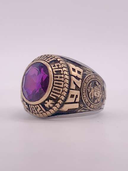 10kt Gold Class Ring