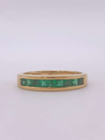 18kt Yellow Gold Emerald Band Ring