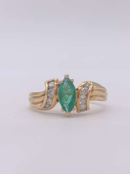 18kt Yellow Gold, Emerald, & Diamond Cocktail Ring