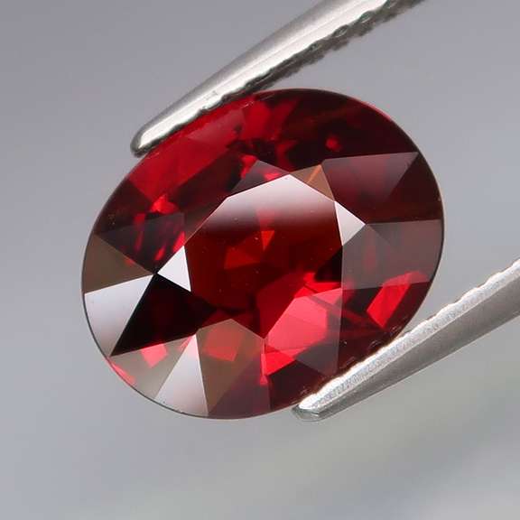 Outstanding 3.75ct deep red Spessartite Garnet