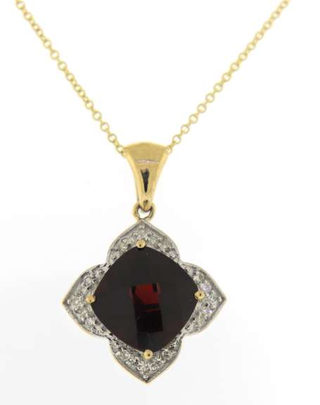 Fabulous Checkerboard Cut Garnet Yellow Gold Necklace