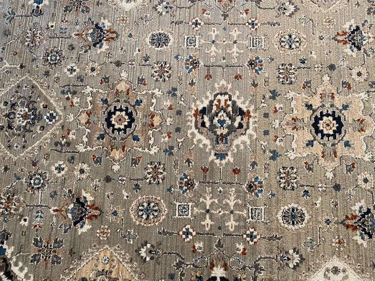 MAGNIFICENT CLASSIC RUG 6x8