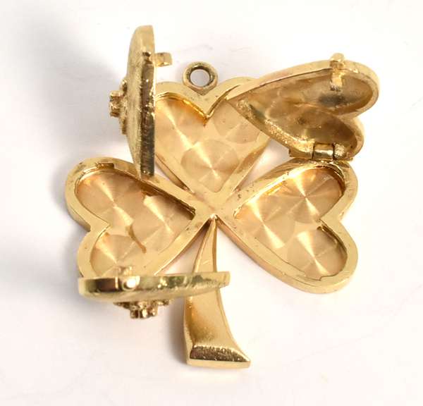 Neat 3 Leaf Clover Locket