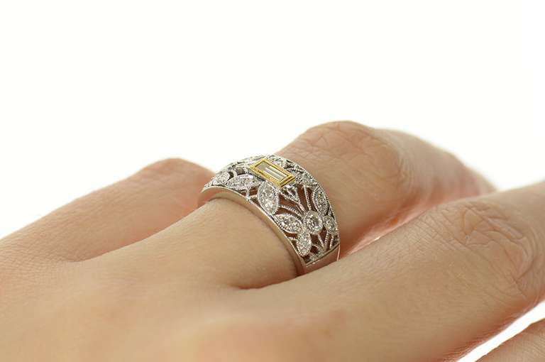 18K White Gold Emerald Diamond Floral Statement Band Ring