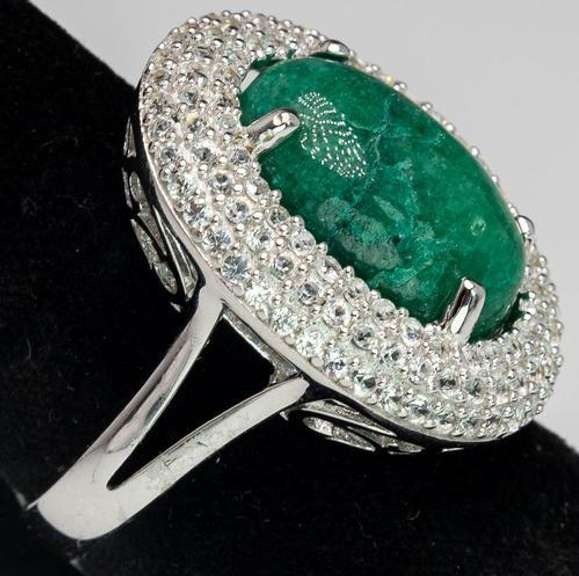 Gorgeous Massive 15.0CTS Natural Emerald & White Sapphire Ring, Sterling