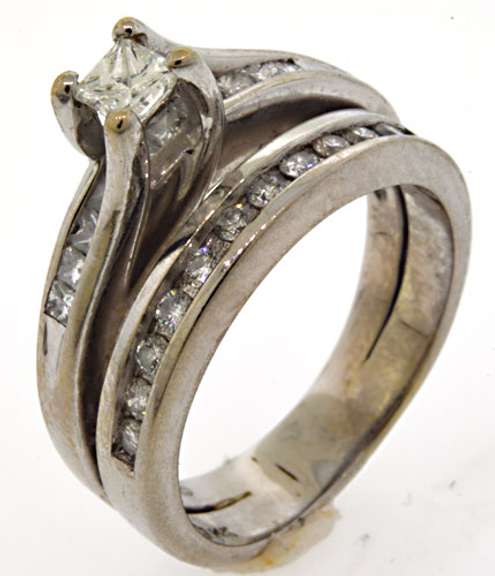Dazzling 14kt Diamond Ring and Band Set