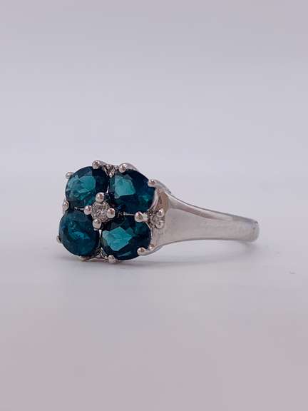 Beautiful 14kt Gold, Blue Sapphire, & Diamond Cocktail Ring