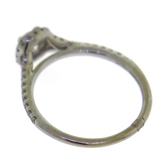 Sparkling White Gold Round Brilliant Cut Diamond Ring