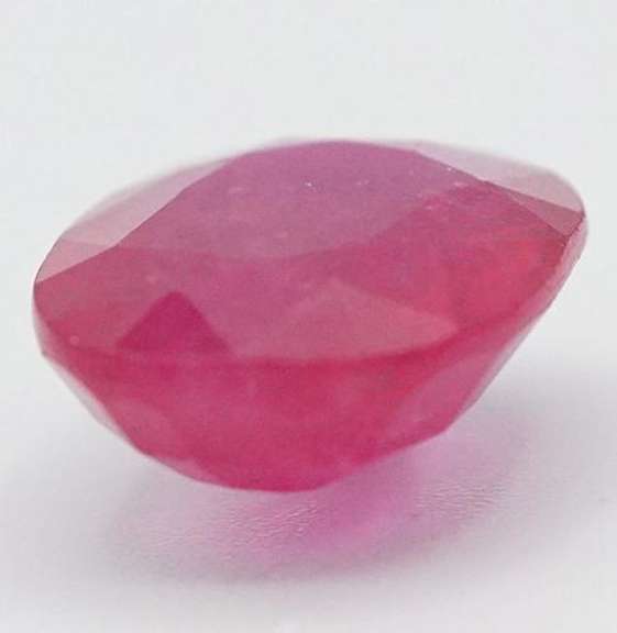 VIOLET RED NATURAL SOLITAIRE RUBY OVAL CUT
