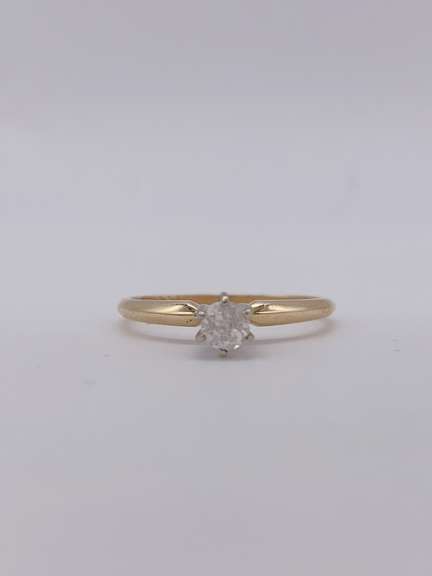 14kt Gold Diamond Engagement Ring