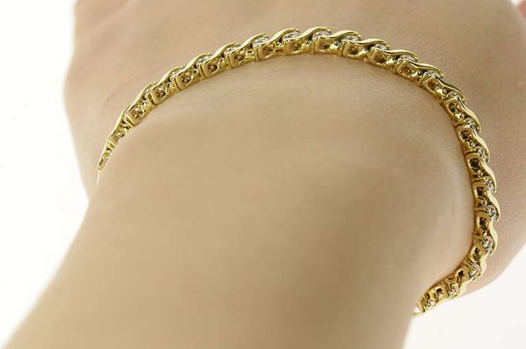 14K Yellow Gold 1.82 Ctw Wavy Diamond Cluster Classic Tennis Bracelet
