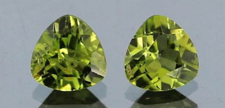 Fantastic 2.72ct matched Peridot set